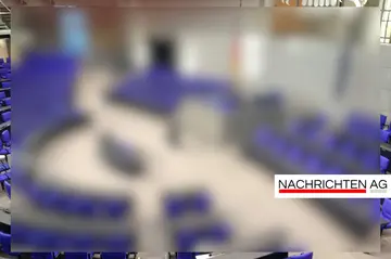 Spandau setzt Zeichen für Frieden: Flaggenhissung gegen Atomkriege!