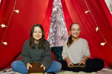 Vorlesefreude im Advent: Studienkreis startet "Leselust 2025"