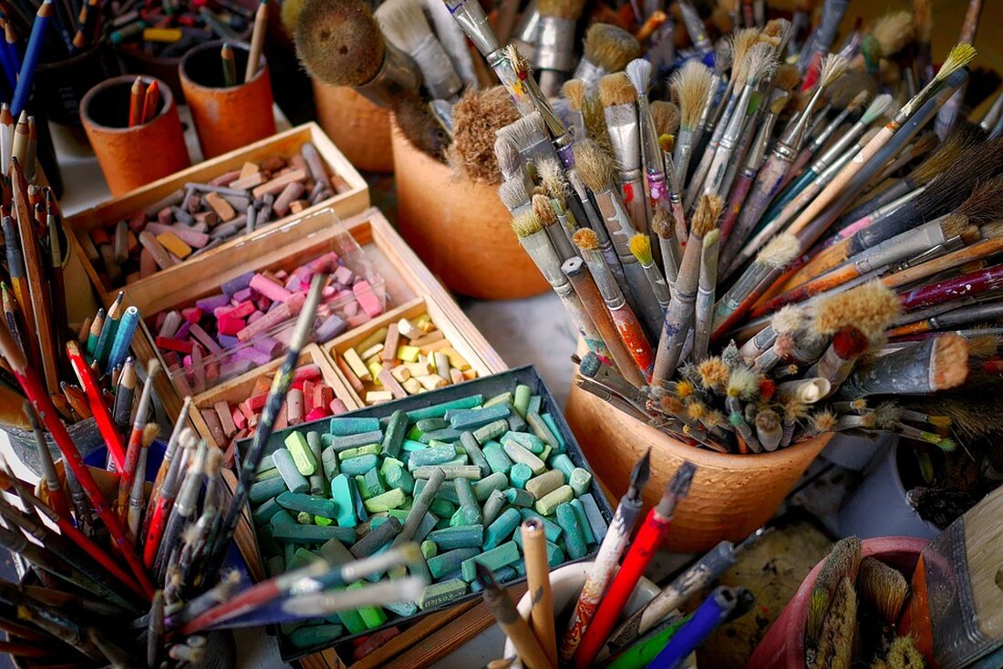 Erleben Sie die faszinierende Ausstellung „Artists in Residence: Berlin und Die“ mit Arbeiten von Stéphanie Cailleau und Pia Linz, die am 4. September 2024 im Museum Lichtenberg eröffnet wird. Besuchen Sie die kreativen Werke, die aus einem Austauschprogramm entstanden sind, bis zum 17. November 2024. Der Eintritt ist frei!