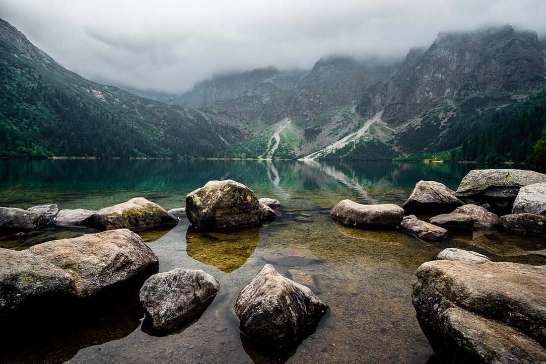 Norwegen ist bekannt für seine atemberaubende Natur und lockt jedes Jahr zahlreiche Abenteuer- und Naturbegeisterte an. Doch um das Land vollends zu genießen und einzutauchen in die Kultur und Geschichte Norwegens, bedarf es oft auch Kenntnisse der Landessprache. Aus diesem Grund bietet die Volkshochschule Marzahn-Hellersdorf im Juni und Juli 2024 neue Norwegischkurse an, um Interessierten die Möglichkeit zu geben, die norwegische Sprache zu erlernen. Der Norwegisch B2/C1 Konversationskurs richtet sich an Teilnehmer, die bereits über solide Kenntnisse der norwegischen Sprache verfügen und ihre mündlichen Fähigkeiten verbessern möchten. Der Kurs findet online statt und bietet eine interaktive Lernumgebung, in der die &hellip;