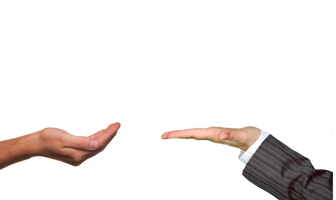 Die Reihe „Kieze, Kioske, Kompetenzen!“ des Raums für Beteiligung Charlottenburg-Wilmersdorf geht in die zweite Runde und präsentiert zivilgesellschaftliche Akteur:innen, bezirkliche Angebote und Beteiligungsmöglichkeiten am Kiosk Heerstraße/Boyenallee (S-Bahnhof Heerstraße). An verschiedenen Tagen im Mai stellen sich unterschiedliche Organisationen vor, um Einblicke in ihre Arbeit zu geben und Möglichkeiten zur Beteiligung aufzuzeigen. Am Dienstag, den 21. Mai 2024, wird Register Charlottenburg-Wilmersdorf von 11 bis 14 Uhr präsent sein. Am Mittwoch, den 22. Mai 2024, können Besucher:innen den Raum für Beteiligung zwischen 11 und 14 Uhr sowie das Junge Engagement zwischen 14 und 17 Uhr kennenlernen. Am Donnerstag, den 23. Mai 2024, präsentieren …
