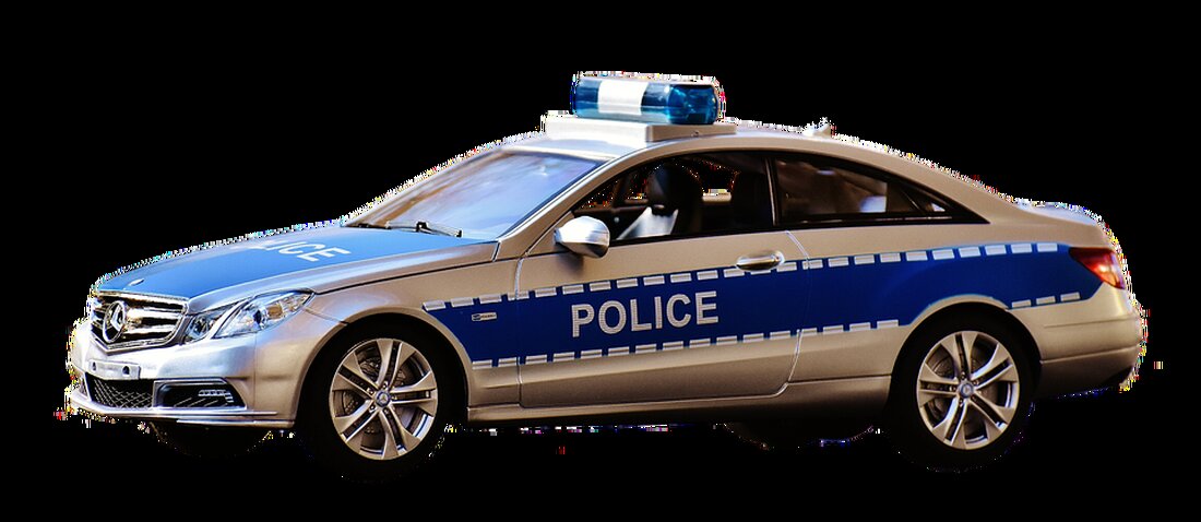 In Berlin-Lichterfelde kam es kürzlich zu einem Unfall zwischen einem Polizeiauto und einem anderen Fahrzeug. Die Polizisten waren gerade auf dem Weg zu einem Einsatz und fuhren mit Blaulicht, als eine 81-jährige Frau entgegen der Vorfahrtsregelung in die Drakestraße einbog. Es kam zur Kollision zwischen den beiden Fahrzeugen und der Polizeiwagen wurde dabei gegen ein geparktes Auto gedrückt. Bei dem Unfall erlitt die 81-jährige Fahrerin einen Schock, während die 24 Jahre alte Beifahrerin des Polizeiautos Schmerzen im Rumpfbereich verspürte. Das Polizeifahrzeug wurde so stark beschädigt, dass es nicht mehr einsatzfähig ist. Dieser Vorfall zeigt einmal mehr, wie wichtig es ist, &hellip;