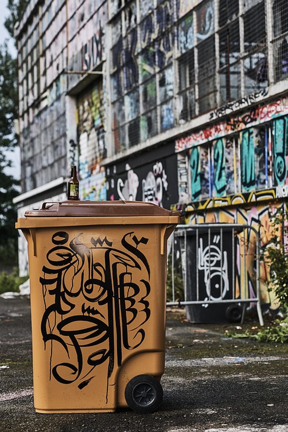 "Entdecken Sie am 24.08.2024 die Mittelpunktbibliothek Köpenick am Alten Markt in Berlin! Lesungen, Musik, Workshops, Artistik und vieles mehr erwarten Sie bei freiem Eintritt. Ein Tag der offenen Tür für die ganze Familie. Alle Infos hier!"