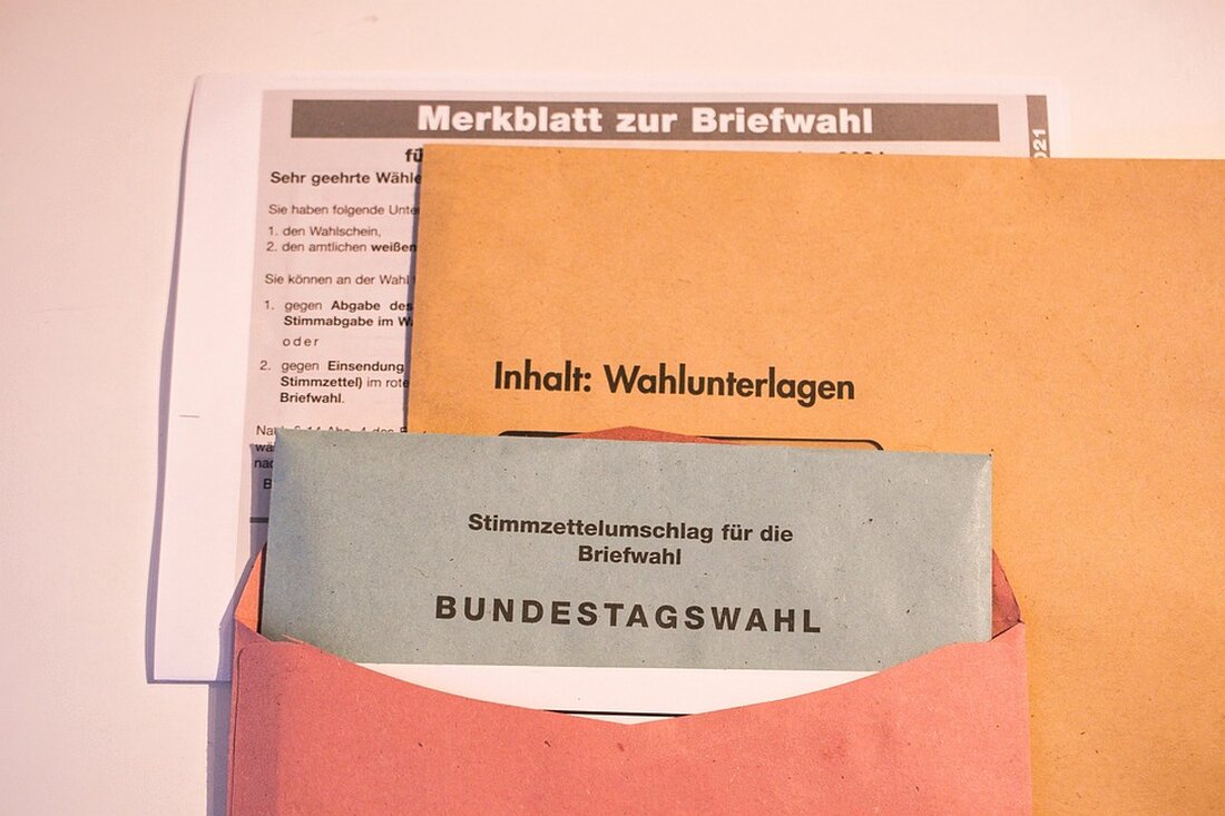 Erfahren Sie, wie Sie bei der Europawahl per Briefwahl wählen können, um Ihr Wahlrecht nicht zu verpassen. Unterstützt von Rock am Ring und Rock im Park rufen bekannte Bands zur Briefwahl auf. Lesen Sie hier, wo Sie die Briefwahlunterlagen erhalten und wie Sie sie ausfüllen müssen. Informieren Sie sich über die Briefwahl und nehmen Sie an der Europawahl teil.