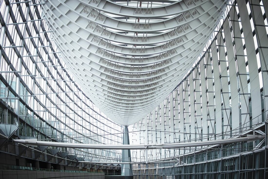 Entdecken Sie das Forum neuer Musik 2024 beim Deutschlandfunk, das vom 2. bis 30. November 2024 unter dem Motto „The Middle East in myself“ innovative künstlerische Projekte und transkulturelle Klänge präsentiert. Erfahren Sie mehr über exklusive Konzerte und spannende Reportagen, die Musiker aus dem Nahen Osten und ihre Verbindungen zur westlichen Moderne beleuchten. Verpassen Sie nicht die Gelegenheit, einzigartige musikalische Perspektiven zu erleben!