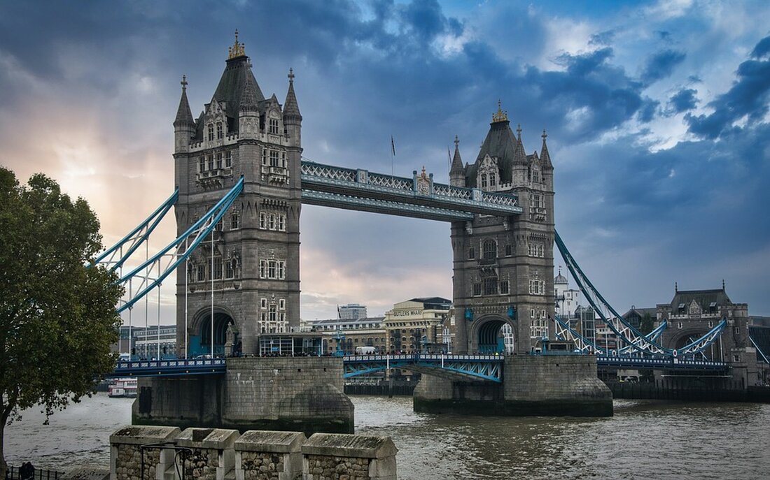 JCDecaux hat den prestigeträchtigen Werberechtsvertrag für die Bus-Fahrgastunterstände von Transport for London (TfL) für acht Jahre gewonnen. Der Vertrag, der ab April 2025 gilt, umfasst über 4.700 Fahrgastunterstände und ermöglicht innovative Werbemöglichkeiten. Erfahren Sie mehr über die Auswirkungen dieses bedeutenden Deals auf die Werbung in London und die Partnerschaft zwischen JCDecaux und TfL.