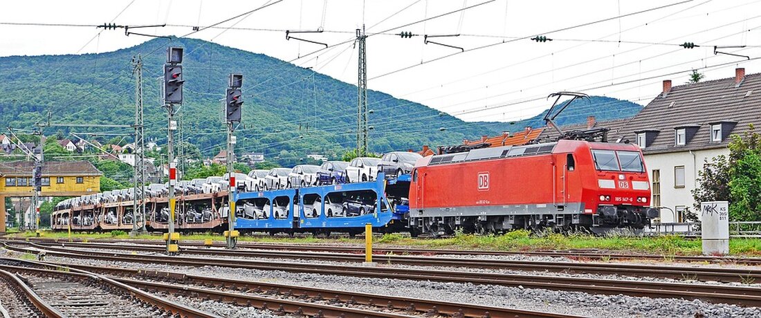 Die Deutsche Umwelthilfe (DUH) fordert fünf weitere Gasversorger auf, ihre irreführende Werbung für angeblich "klimaneutrales" Erdgas zu unterlassen. Die untersuchten Kompensationsprojekte sind laut DUH untauglich, um die versprochene Klimaneutralität zu erreichen. Erfahren Sie mehr über die aktuellen rechtlichen Schritte und die Bedeutung von tatsächlichem Klimaschutz.