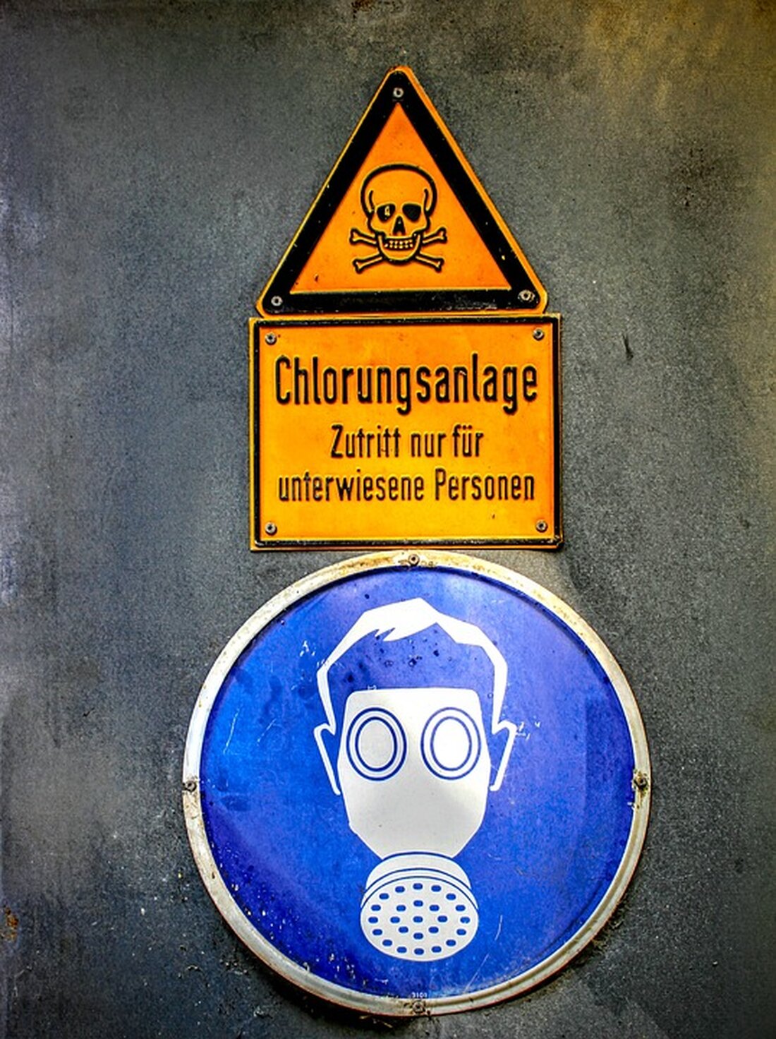 Entdecken Sie die alarmierenden Ergebnisse eines neuen Gutachtens, das die Kontamination von Trinkwasser in Deutschland durch die Ewigkeits-Chemikalie TFA aufzeigt. Erfahren Sie, warum die Bundesregierung dringende Maßnahmen ergreifen muss, um Pestizide zu überprüfen und die Gesundheit von Mensch und Umwelt zu schützen. Informieren Sie sich über die Herausforderungen und mögliche Lösungen für eine pesticidefreie Landwirtschaft.