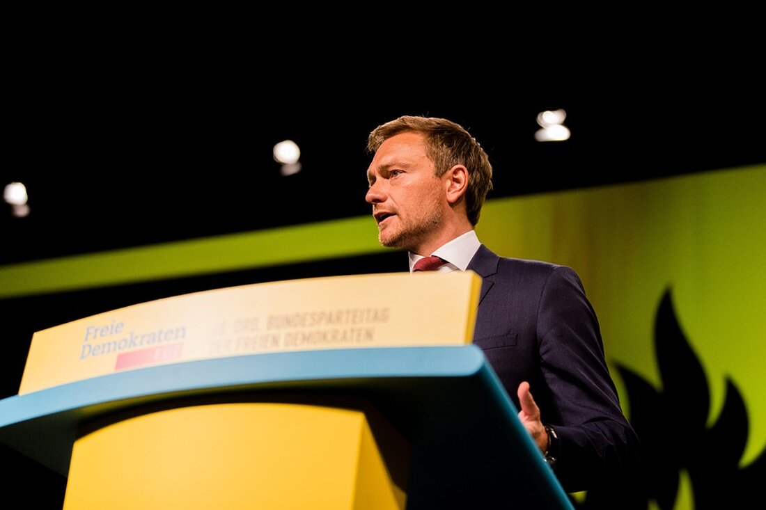 Die FDP setzt sich in einem neuen Konzeptpapier für eine Auto-freundliche Verkehrspolitik ein und positioniert sich gegen ein generelles Tempolimit auf Autobahnen. Erfahren Sie mehr über die Ideen der Partei für die Zukunft der Mobilität in Deutschland.