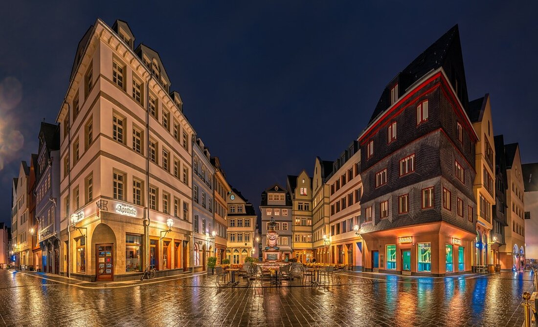 Entdecken Sie das innovative a&o Insektenhostel in Frankfurt Galluswarte, ein Gemeinschaftsprojekt, das biologische Vielfalt fördert und zur Verbesserung des Mikroklimas beiträgt. Erfahren Sie, wie diese Initiative von a&o educare, der Stadt Frankfurt und der Hochschule Fresenius Wiesbaden ins Leben gerufen wurde und was sie für den Umweltschutz bedeutet. Jetzt mehr lesen!