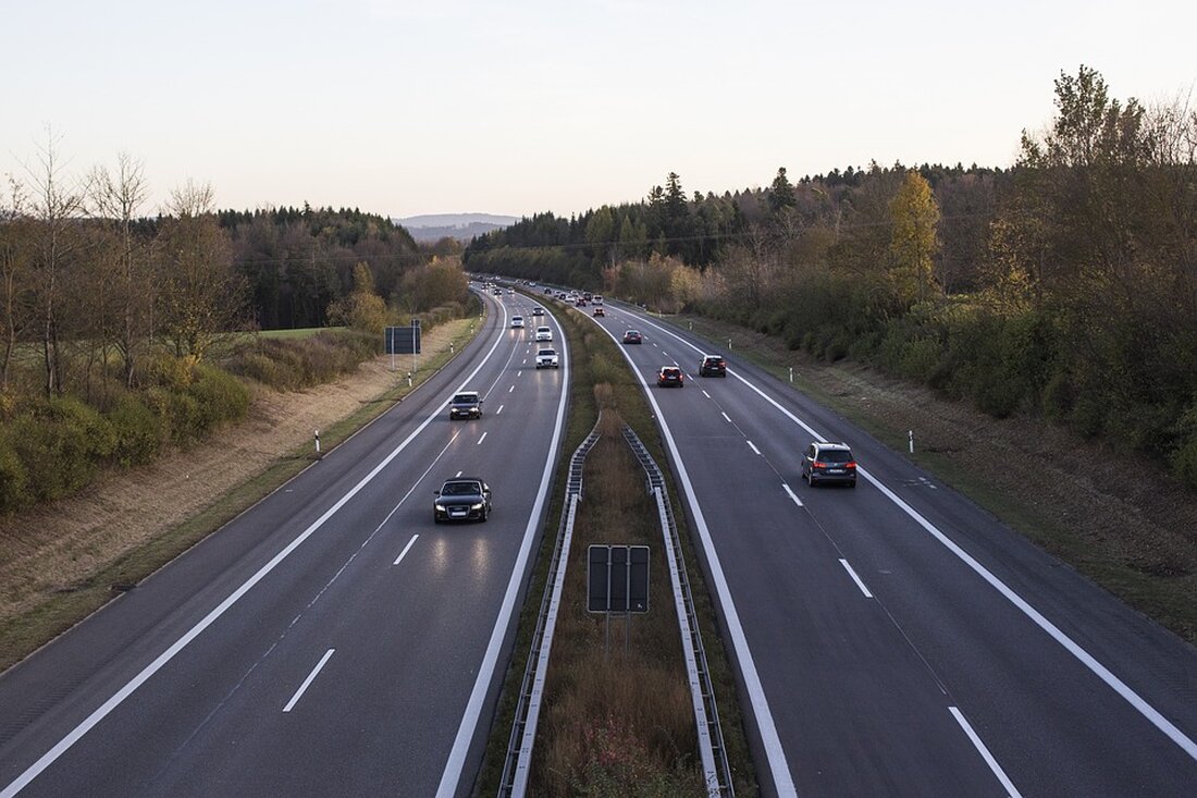 Entdecken Sie, wie Sie bei Ihrer Kfz-Versicherung sparen können! Eine aktuelle Umfrage zeigt, dass jeder dritte Autofahrer in Deutschland die Beiträge als zu hoch empfindet. Erfahren Sie, wie eine Anpassung der Fahrleistung Kosten senken kann und warum es sich lohnt, regelmäßig zu überprüfen, wie viele Kilometer Sie tatsächlich fahren. Optimieren Sie Ihren Vertrag rückwirkend und sparen Sie bares Geld!