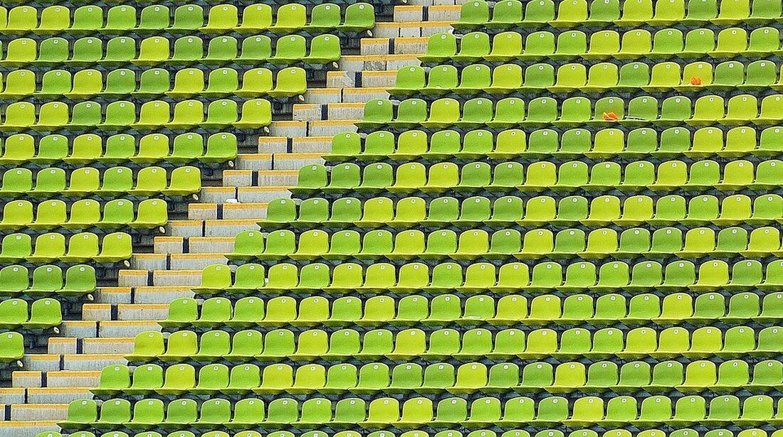 Entdecken Sie, wie Westcon-Comstor die Vermarktung innovativer Extreme Networks-Lösungen für Sport- und Veranstaltungsstätten in der EMEA-Region übernimmt. Erfahren Sie, wie hochperformante Netzwerktechnologien das Fan-Erlebnis revolutionieren und Veranstaltern neue Umsatzpotenziale eröffnen. Optimale User Experience, digitale Tickets und datenbasierte Insights stehen im Fokus!