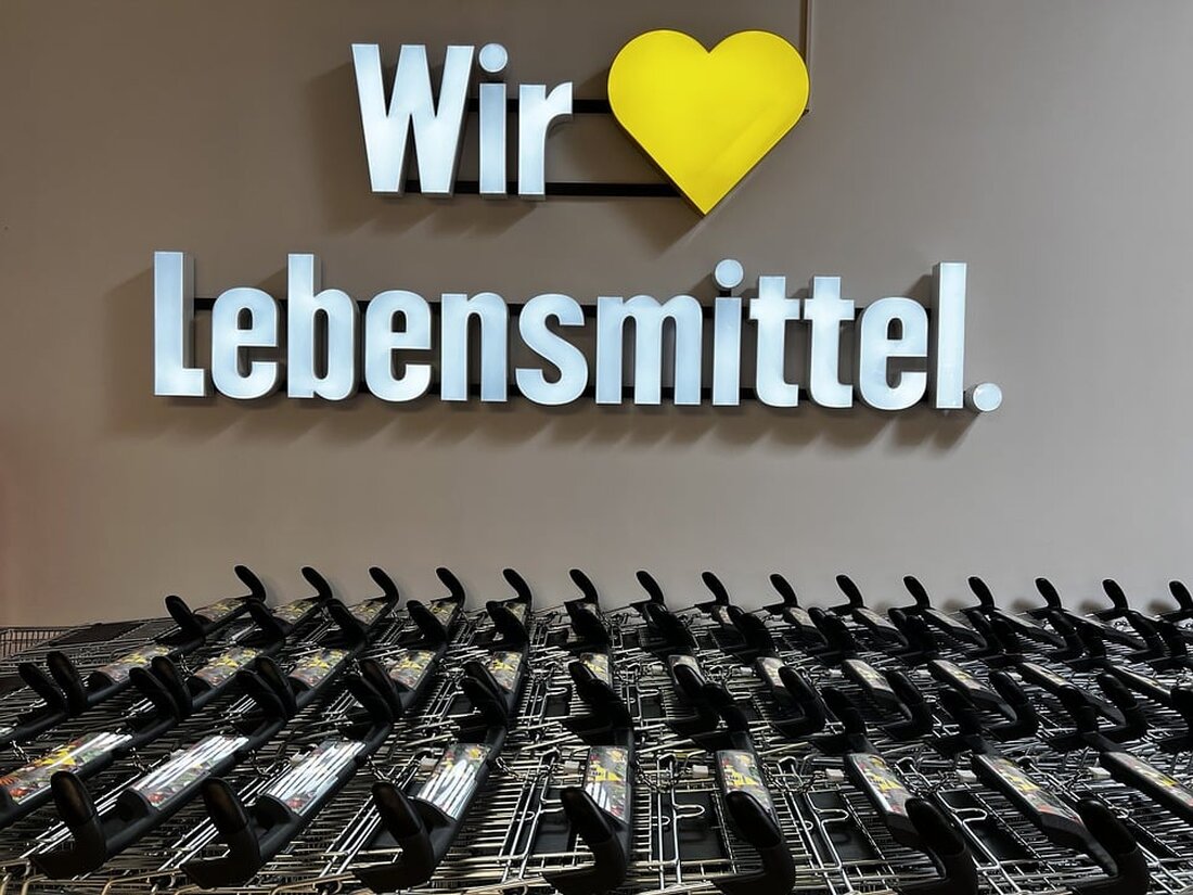 Edeka Südwest wurde erneut mit dem Tafel-Teller ausgezeichnet, einer Ehrung der Tafel Deutschland für herausragende Unterstützung. Der Preis wurde im Rahmen eines Events in Berlin überreicht. Erfahren Sie mehr über die bedeutenden Lebensmittelspenden und Engagement des Unternehmens zur Unterstützung der Tafeln im Südwesten.
