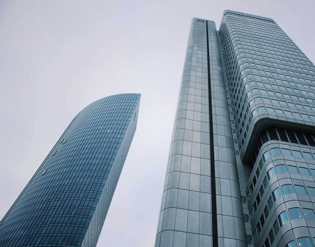 Erfahren Sie auf dem E-Rechnungs-Gipfel 2024 in Berlin, wie Unternehmen sich optimal auf die verpflichtende E-Rechnung ab 2025 vorbereiten können. xSuite präsentiert die cloudbasierte Plattform xSuite eDNA für den effizienten Versand und die Annahme von E-Rechnungen. Holen Sie sich praxisnahe Einblicke von Experten und entdecken Sie neue Lösungsmöglichkeiten für Ihre Rechnungsprozesse. Jetzt anmelden!