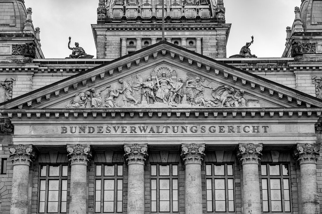 Das Bundesverwaltungsgericht hebt vorläufig das Verbot des "Compact"-Magazins auf. Eine Erklärung der AfD-Fraktionsvorsitzenden Weidel zur Pressefreiheit. Forderung nach Rücktritt oder Entlassung der Bundesinnenministerin Faeser. Berlin.
