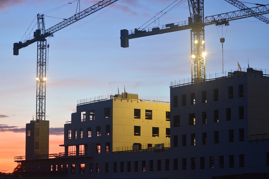 Lesen Sie den Artikel über die aktuellen Konjunktur-Zahlen im Wohnungsbau und im Bauhauptgewerbe. Erfahren Sie mehr über den Rückgang der Auftragseingänge, den Umsatzrückgang und die baukonjunkturelle Entwicklung in den verschiedenen Regionen Deutschlands. Alle Daten basieren auf Informationen des Statistischen Bundesamtes und des ifo Instituts.