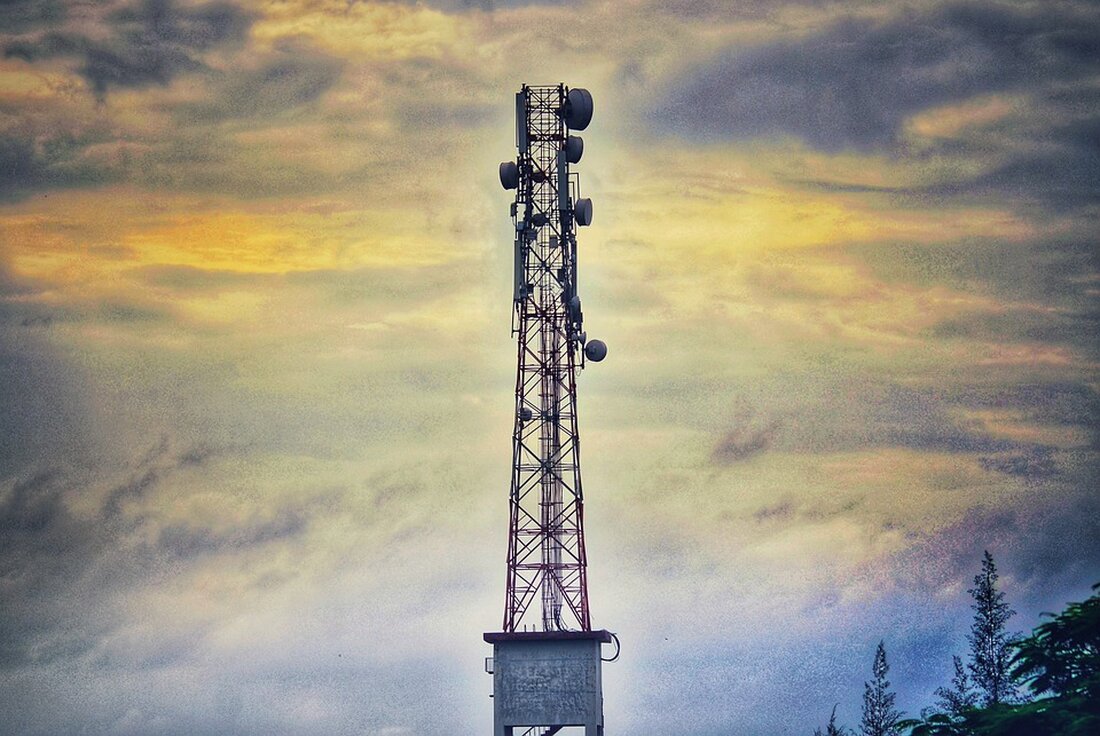 Die Telekom hat die Mobilfunkversorgung im Landkreis Ludwigslust-Parchim durch den Bau neuer Standorte und die Erweiterung bestehender LTE-Stationen erheblich verbessert. Erfahren Sie mehr über die geplanten Entwicklungen und wie die Telekom auf den steigenden Bandbreitenbedarf reagiert – für besseren Empfang und mehr Verfügbarkeit in der Region.