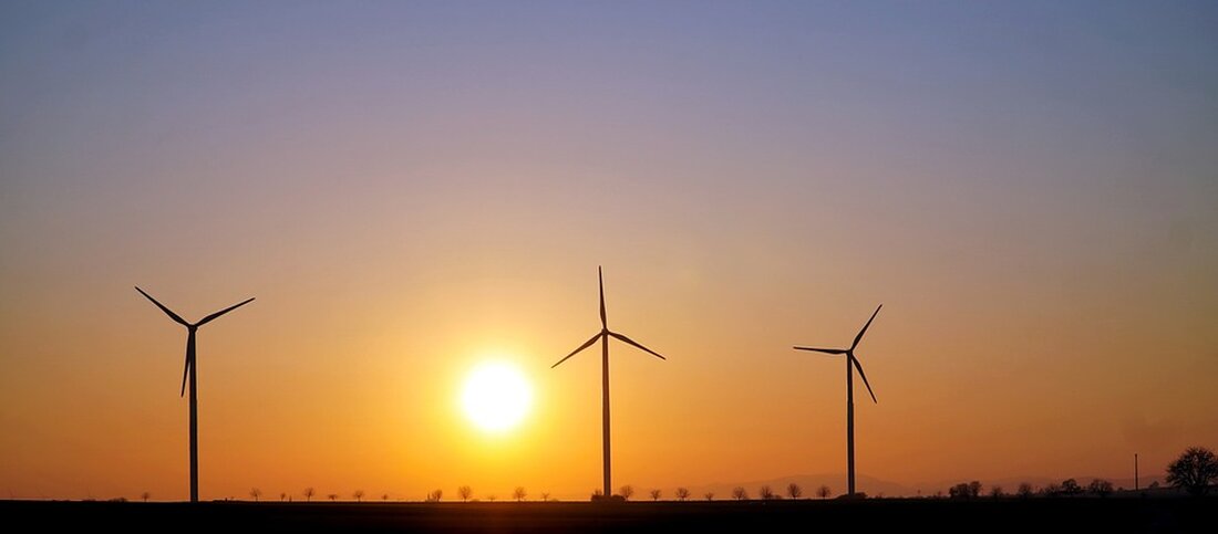 Erfahren Sie in der TÜV Sustainability Studie 2024, wie deutsche Unternehmen zur Energiewende stehen. Die repräsentative Umfrage beleuchtet Herausforderungen, Chancen und Forderungen der Wirtschaft. Nehmen Sie an unserer Online-Pressekonferenz am 12. September 2024, um 10:30 Uhr, teil und diskutieren Sie mit Dr. Michael Fübi über die Ergebnisse. Jetzt mehr erfahren!