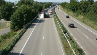 Fahrbahn Dreieck Werder-Groß Kreutz bei B1-Brücke gesperrt, Straße ist abgesackt