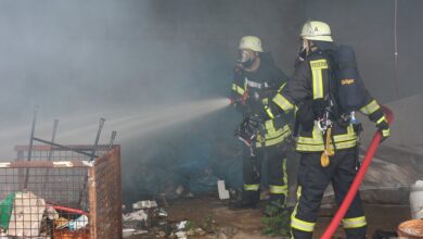 Wohnhaus brennt in voller Ausdehnung – zwei Schwerverletzte