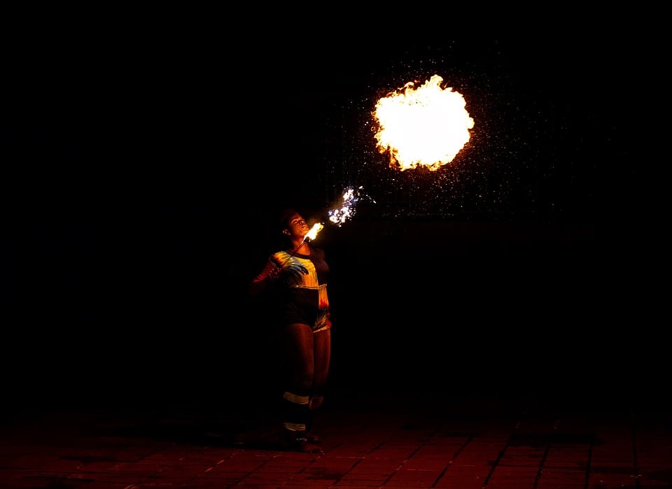 Wer steht hinter HAUCK PLÜMPE? - Performance in der Galerie im Rathaus Johannisthal