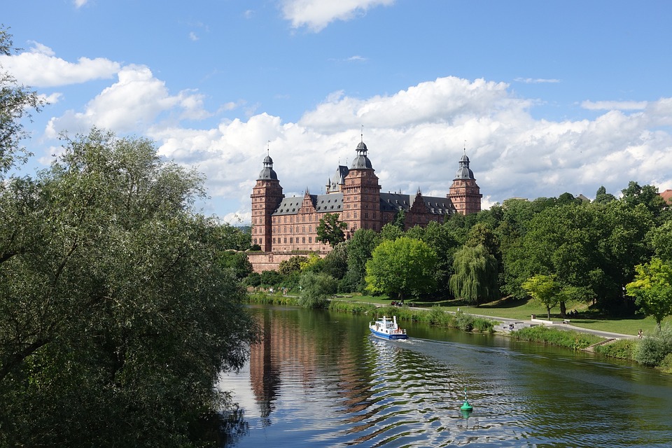 Interessenbekundungsverfahren Cafèbetrieb Schloss Biesdorf - Berlin.de