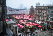 Adventsmarkt und Wunschbaum-Aktion im Rathaus Charlottenburg