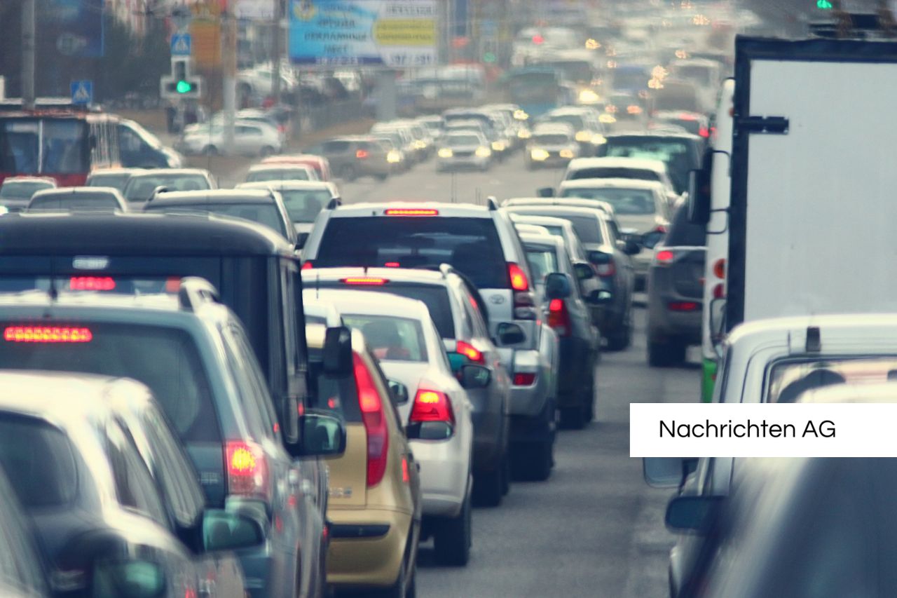 Grenzkontrollen bei Frankfurt (Oder): Sieben Kilometer Stau auf A12!