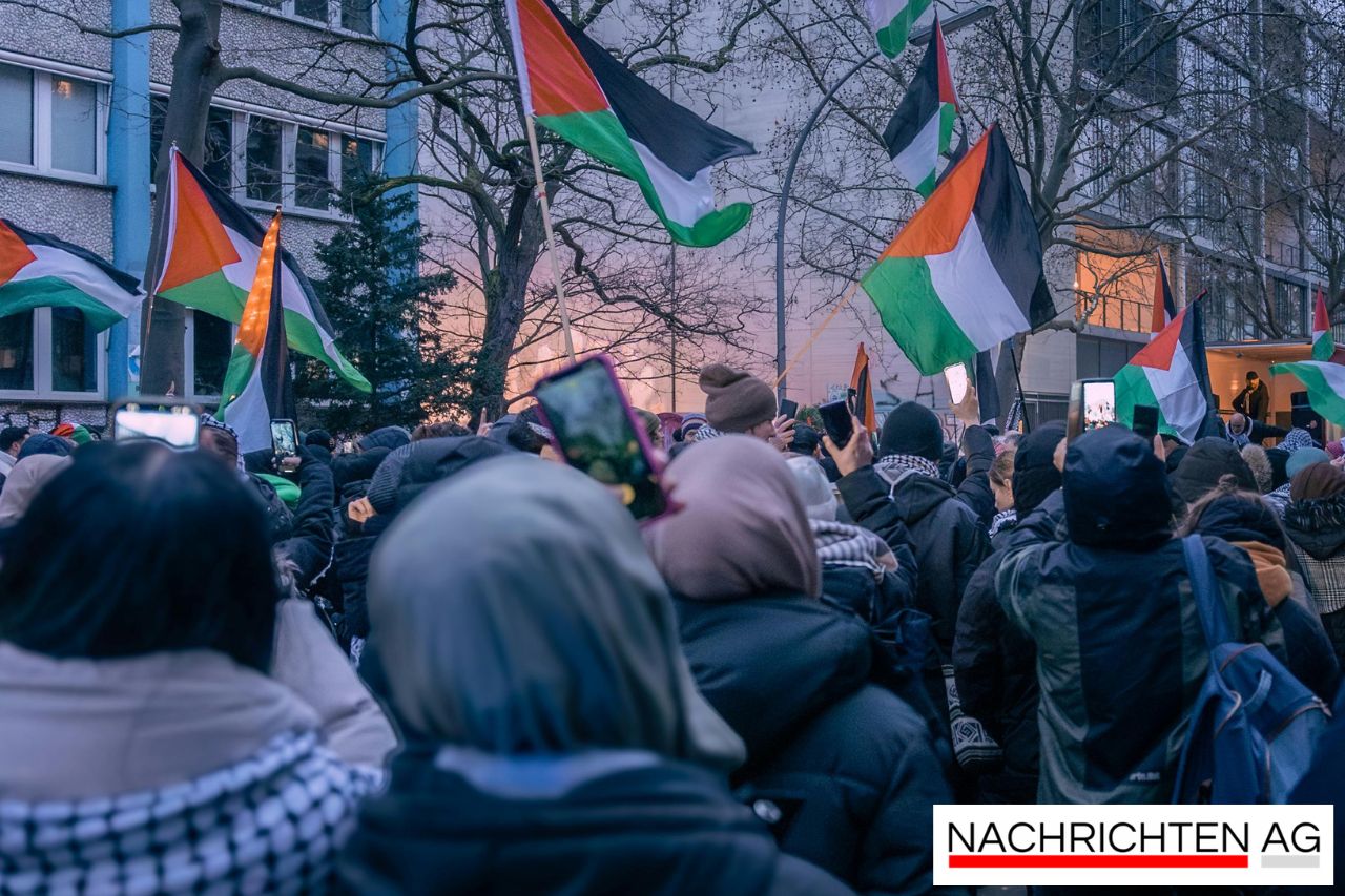 Gedenken in Zehlendorf: Solidarität mit Israel nach Terroranschlag
